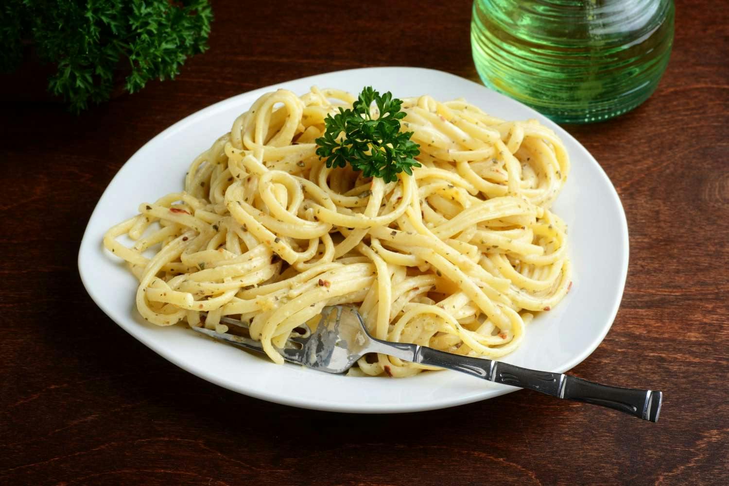 Extra-Creamy Cacio e Uova with Grated Egg