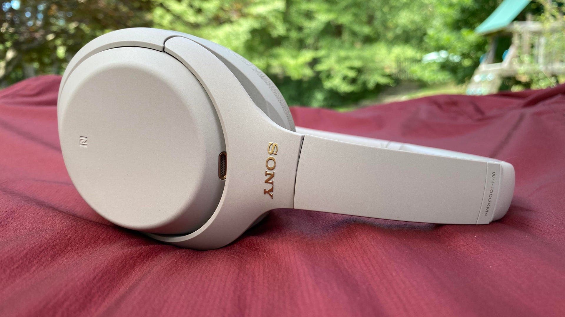 Best Noise-Cancelling Headphones